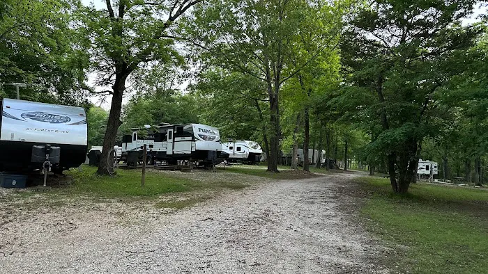 Ozark Waterfront Resort Picture 2
