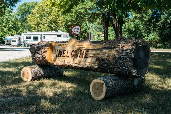 Arrowhead Point RV Park, Cabins & Campground Picture 1