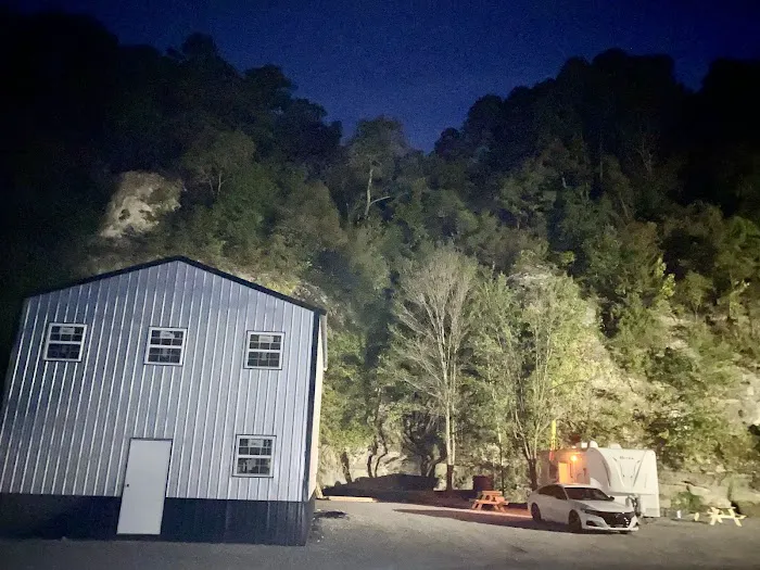 River Roost RV Park Picture 9