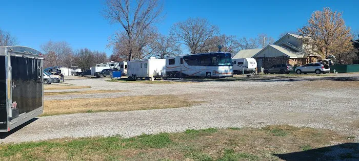 Twin Pines RV Park Picture 6
