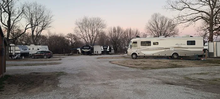 Twin Pines RV Park Picture 1