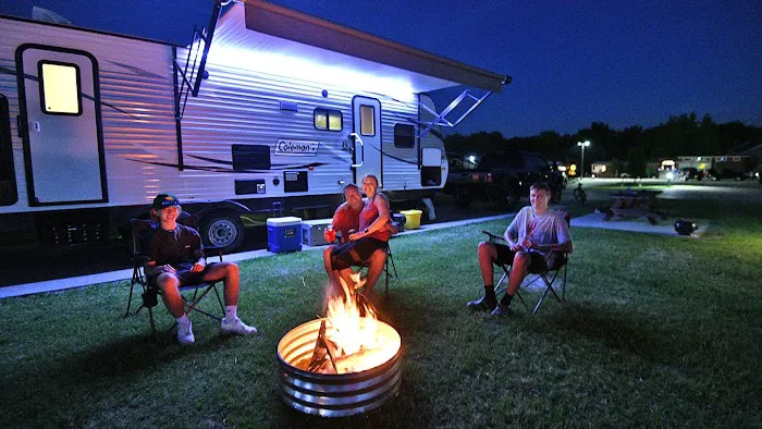 Monkey Island RV Resort and Cabins Picture 2