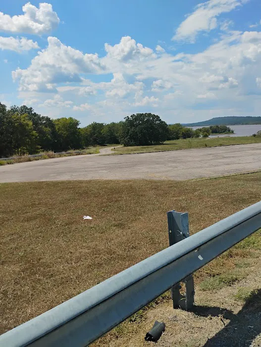 Wister Lake Cabins & RV Park Picture 1