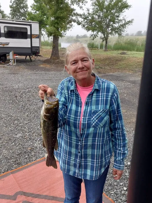 Hideaway Lake & RV Park Picture 4