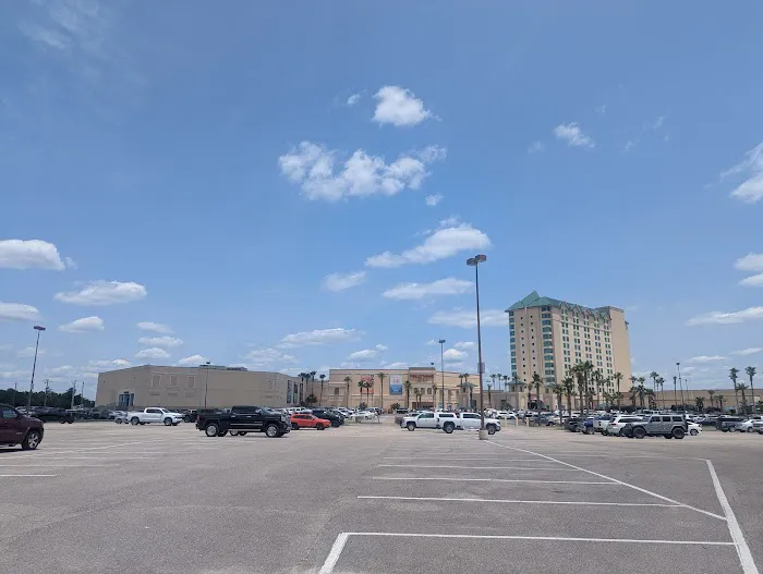 Hollywood Casino RV park Picture 2
