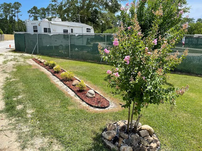 Azalea Bay RV Park Picture 4