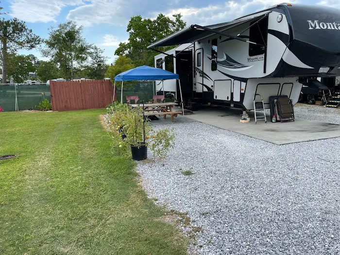 Azalea Bay RV Park Picture 6
