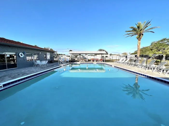 La Plaza Mobile Home Park Picture 9