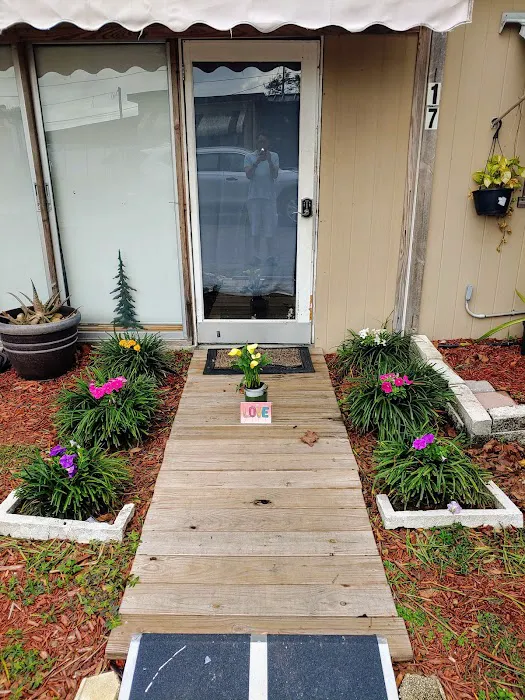 Green Meadows Mobile Home Park Picture 6