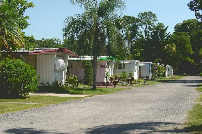 Green Meadows Mobile Home Park Picture 4