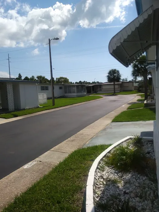 Honey Vine Mobile Home Park Picture 5