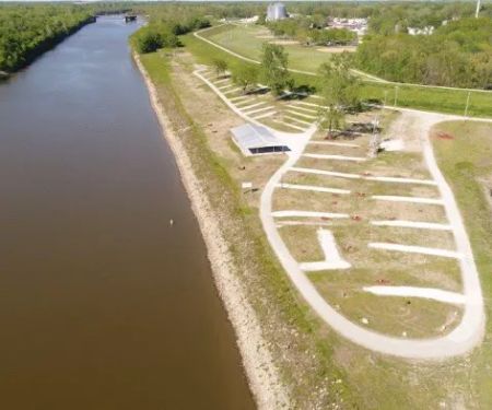 Kaskaskia River Camping & RV Park