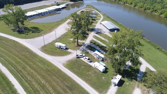 Kaskaskia River Camping & RV Park Picture 2