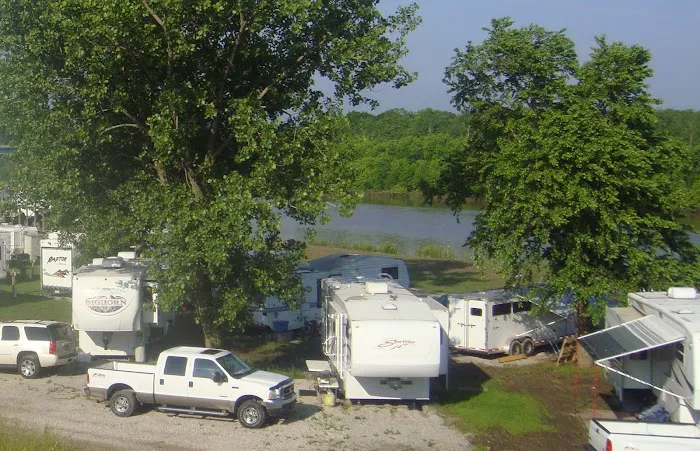 Kaskaskia River Camping & RV Park Picture 3