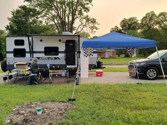 St. Genevieve RV Park Picture 9