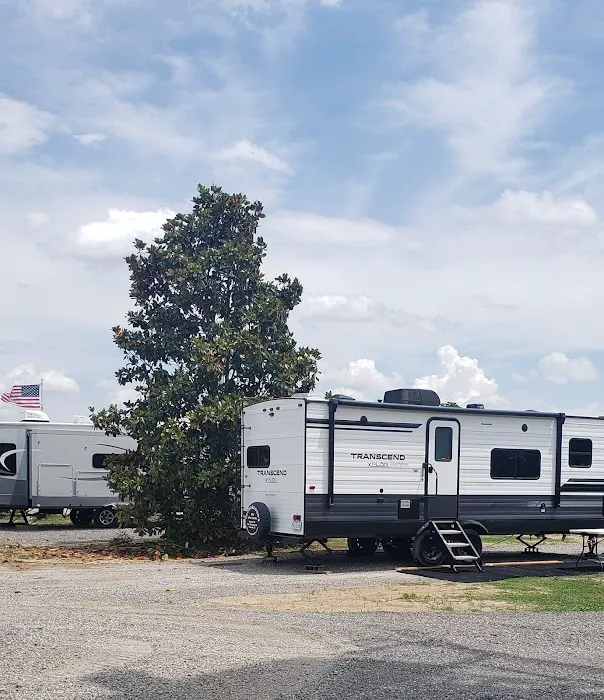 The Magnolia Campground and Store Picture 3