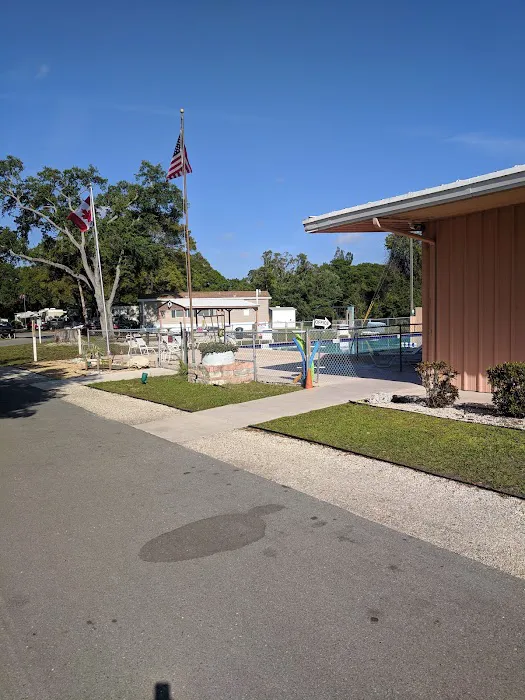 Scottish Traveler RV Park Picture 6