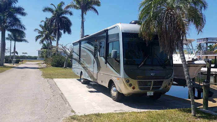 Yankee Traveler RV Park Picture 8