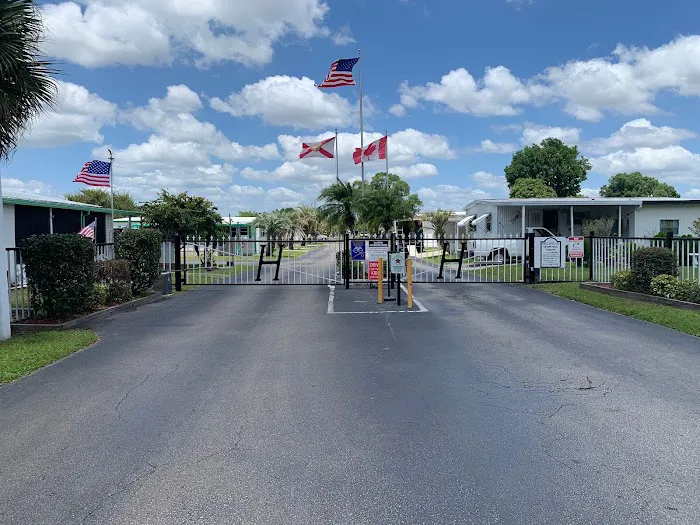 Hickory Hills Manor Mobile Home Community Picture 9