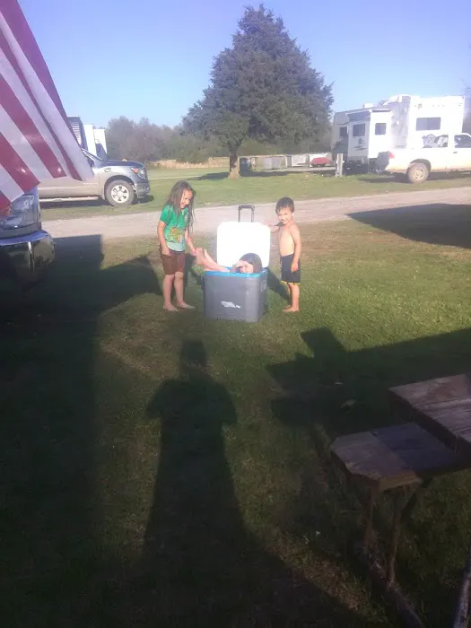 T & S RV Park Picture 2