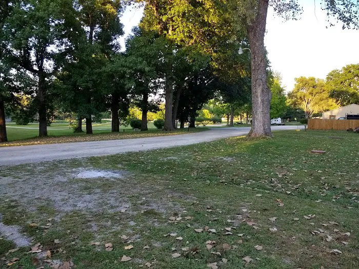 Riverside Park Campground Picture 2