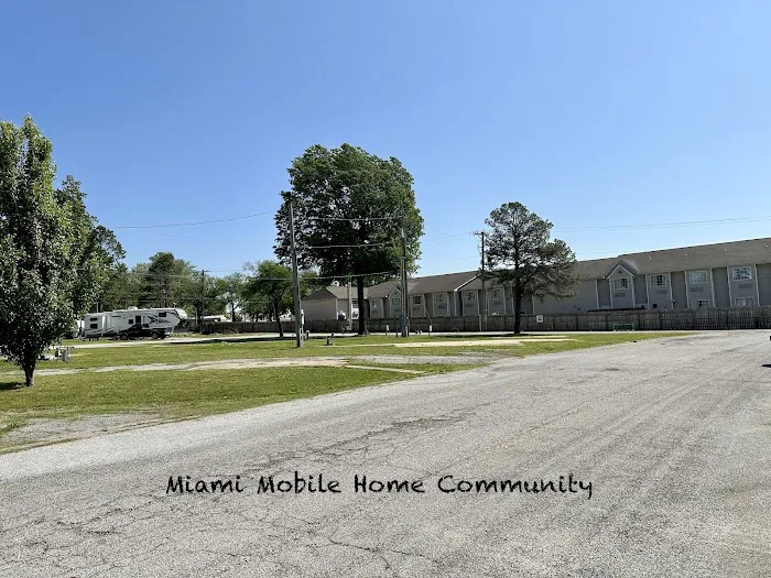 Miami Mobile Home Community Picture 9