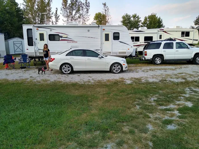 Henry's Mobile Home & RV Park Picture 2