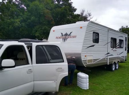 Henry's Mobile Home & RV Park