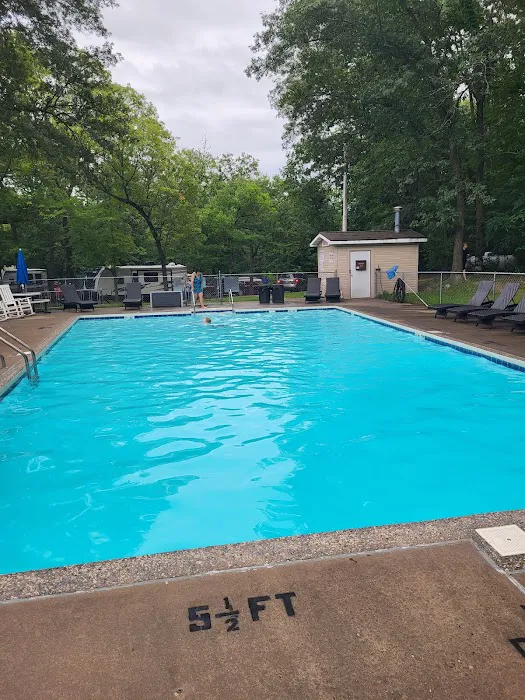 Fox Hill RV Resort & Campground Picture 4