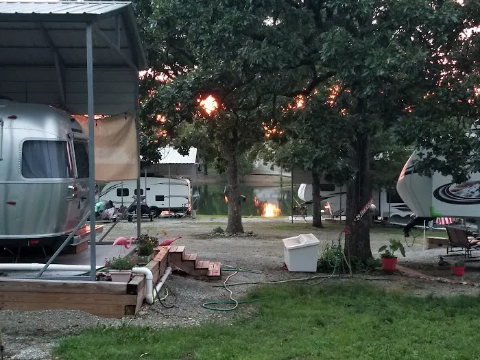 Country Lakes RV Resort Picture 2