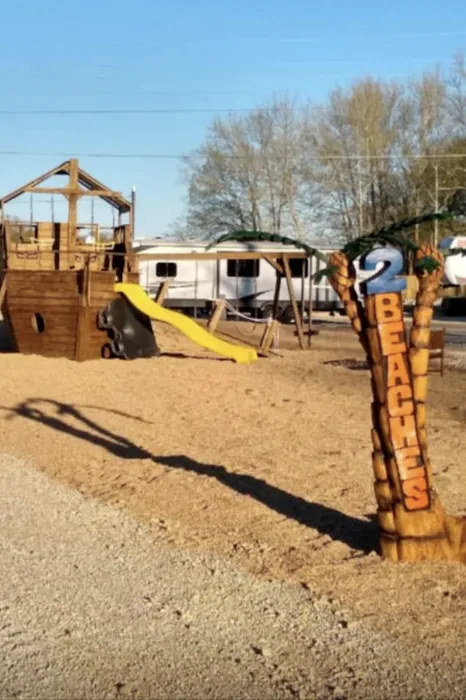 2Beaches RV Resort Picture 9