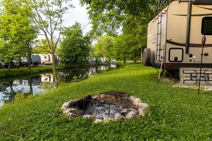 Ozarks Landing RV Resort Picture 9