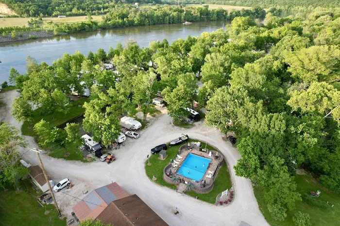 Ozarks Landing RV Resort Picture 10
