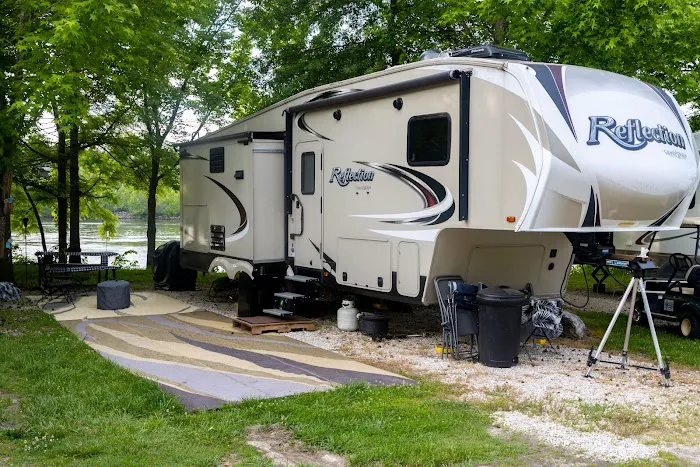 Ozarks Landing RV Resort Picture 3