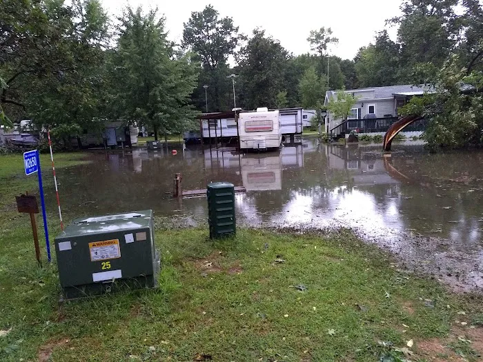 Sunrise Resort Campground Picture 3