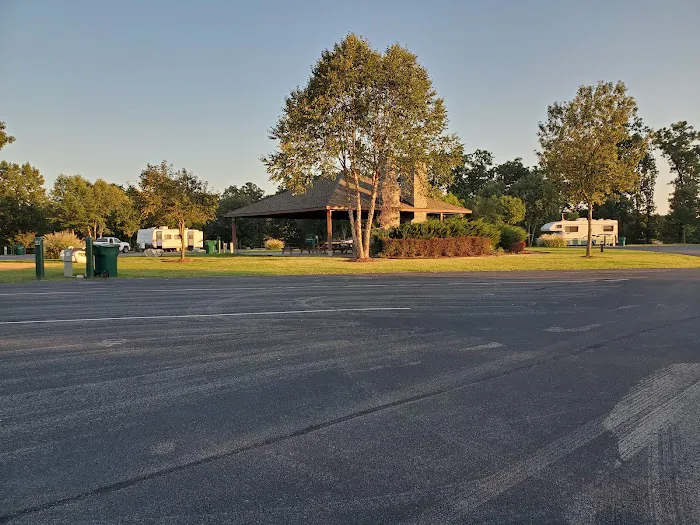 Whispering Woods RV Park Picture 4