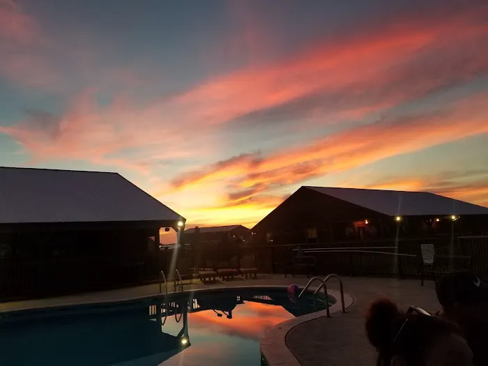 Grand Meridian RV, Tiny Home, Cabin Resort And Storage Picture 3