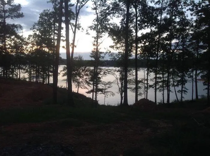 Lakeshore Cabins & RV Picture 10