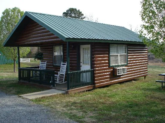 Big Cedar Cabins & RV Park Picture 8