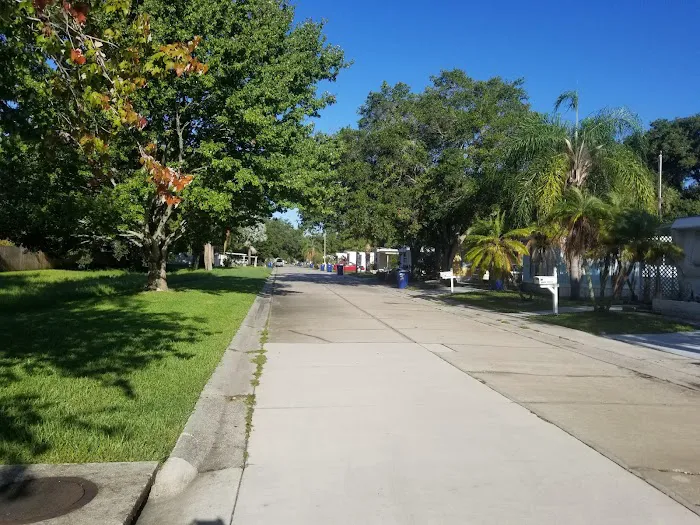Paradise West Mobile Home Park Picture 2