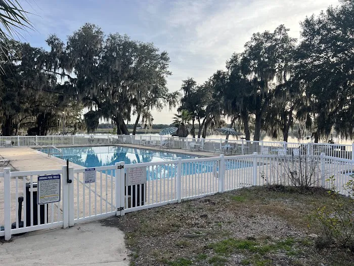 Lake Kerr Rentals at Salt Springs Resort Picture 3
