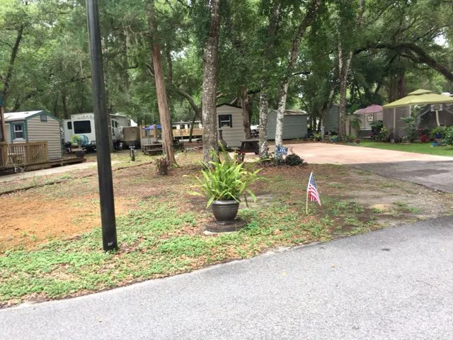 Lake Kerr Rentals at Salt Springs Resort Picture 9