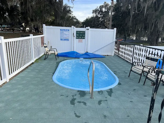 Lake Kerr Rentals at Salt Springs Resort Picture 2