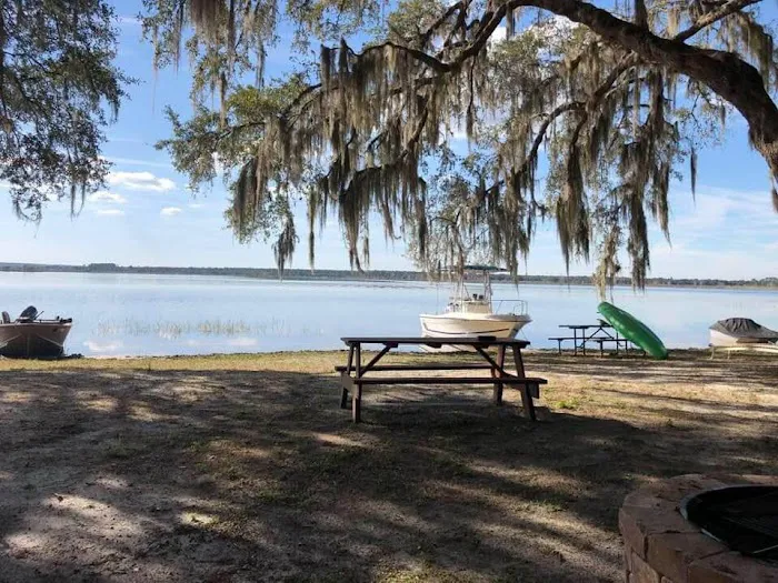Lake Kerr Rentals at Salt Springs Resort Picture 8