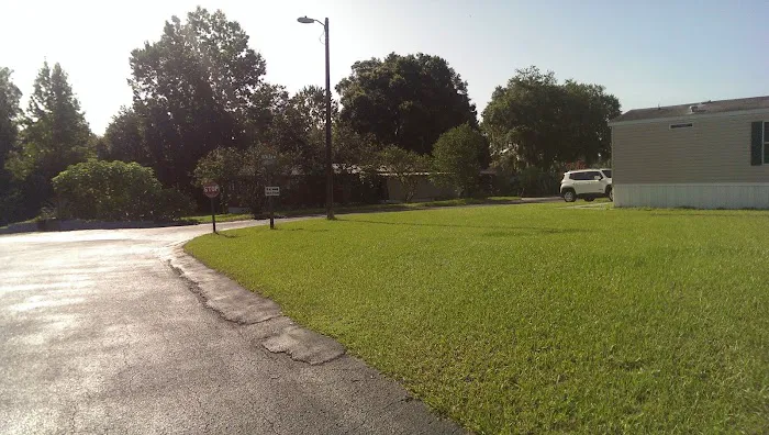 Hammock Lake Est Mobile Home Picture 4