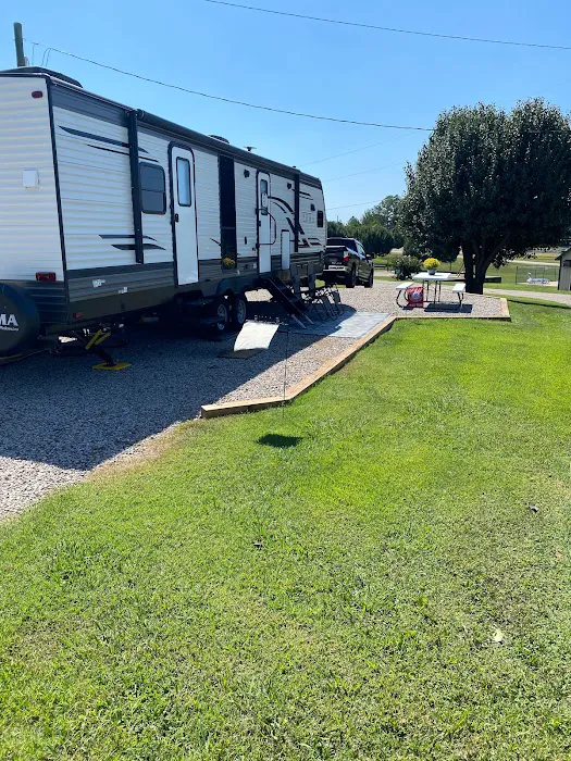 Green Acres RV Park Picture 9