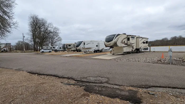 Botel Campground LLC Picture 3