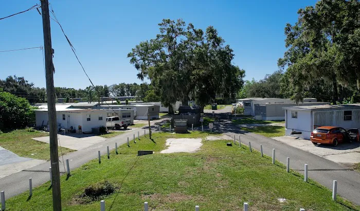 Lighthouse Oaks RV & Mobile Home Estates Picture 3