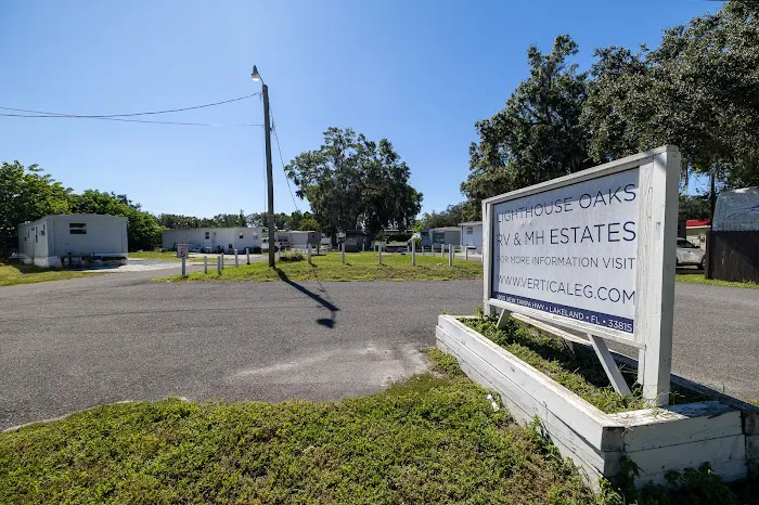 Lighthouse Oaks RV & Mobile Home Estates Picture 5
