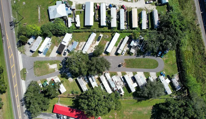 Lighthouse Oaks RV & Mobile Home Estates Picture 2